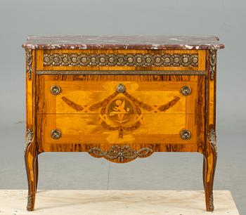 BYRÅ, gustaviansk stil, sk. Hauptkopia. 1900-tal.