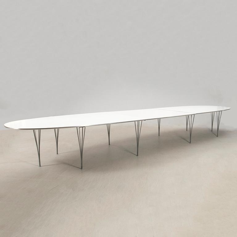 Bruno Mathsson/Piet Hein table/coffee table "Superellipse" for Fritz Hansen late 20th century.