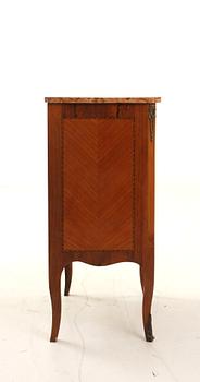 BYRÅ, gustaviansk stil, 1900-talets början.