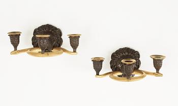 APPLIQUER, för tre ljus, ett par. Empire, 1800-talets början.