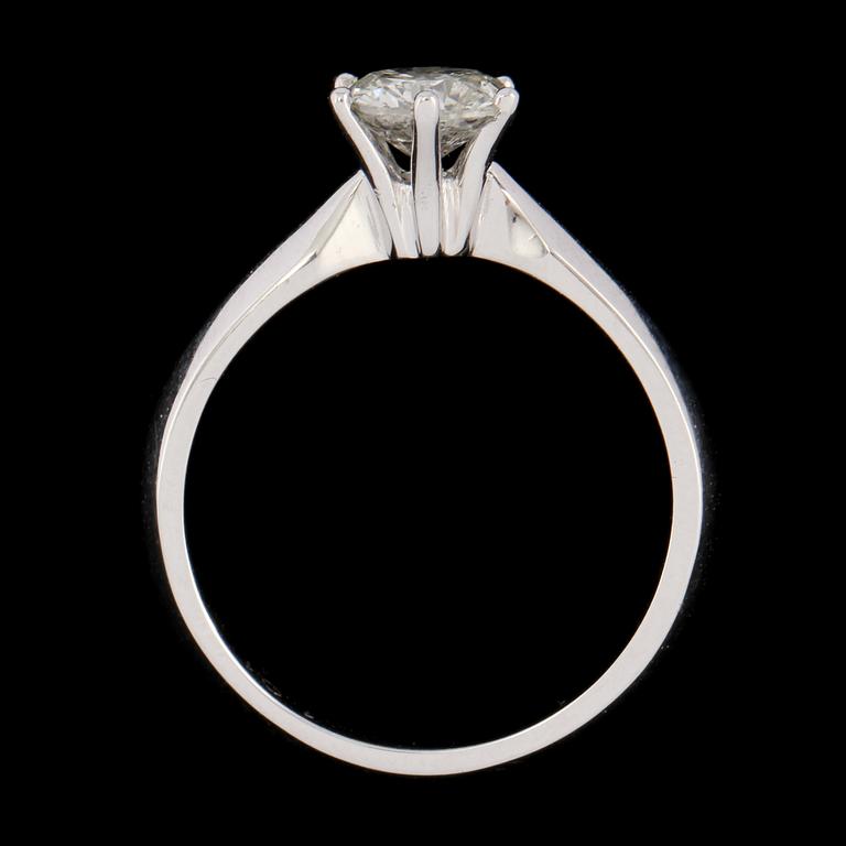 RING, 18k vitguld med briljantslipad diamant, ca 1.01 ct. Vikt 4 g.