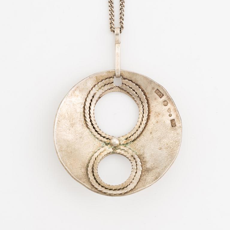 Rosa Taikon, hänge silver.