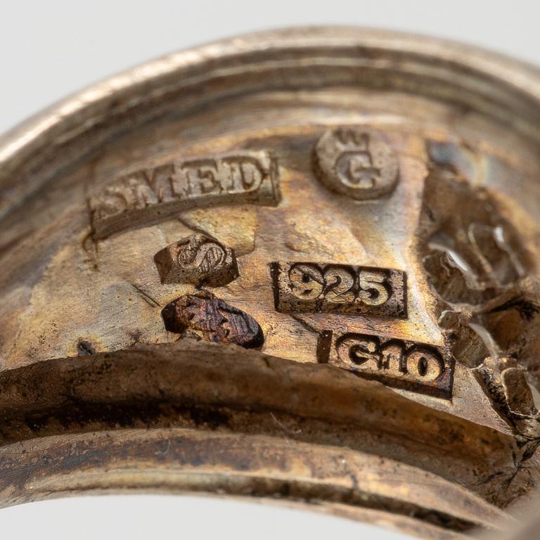 Lars Arby, fem ringar, silver, en med agat.