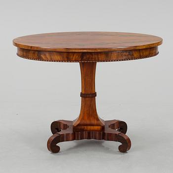 SALONGSBORD, nygotik, 1800-talets andra hälft.
