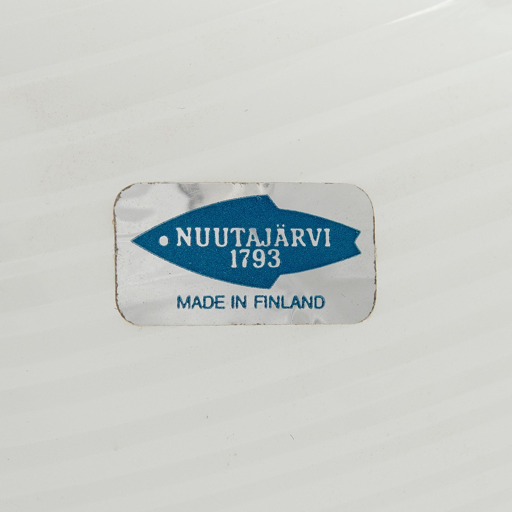 Oiva Toikka, A glass bird, signed Oiva Toikka Nuutajärvi Notsjö Tampella.