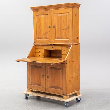 A pine cabinet, circa 1800.