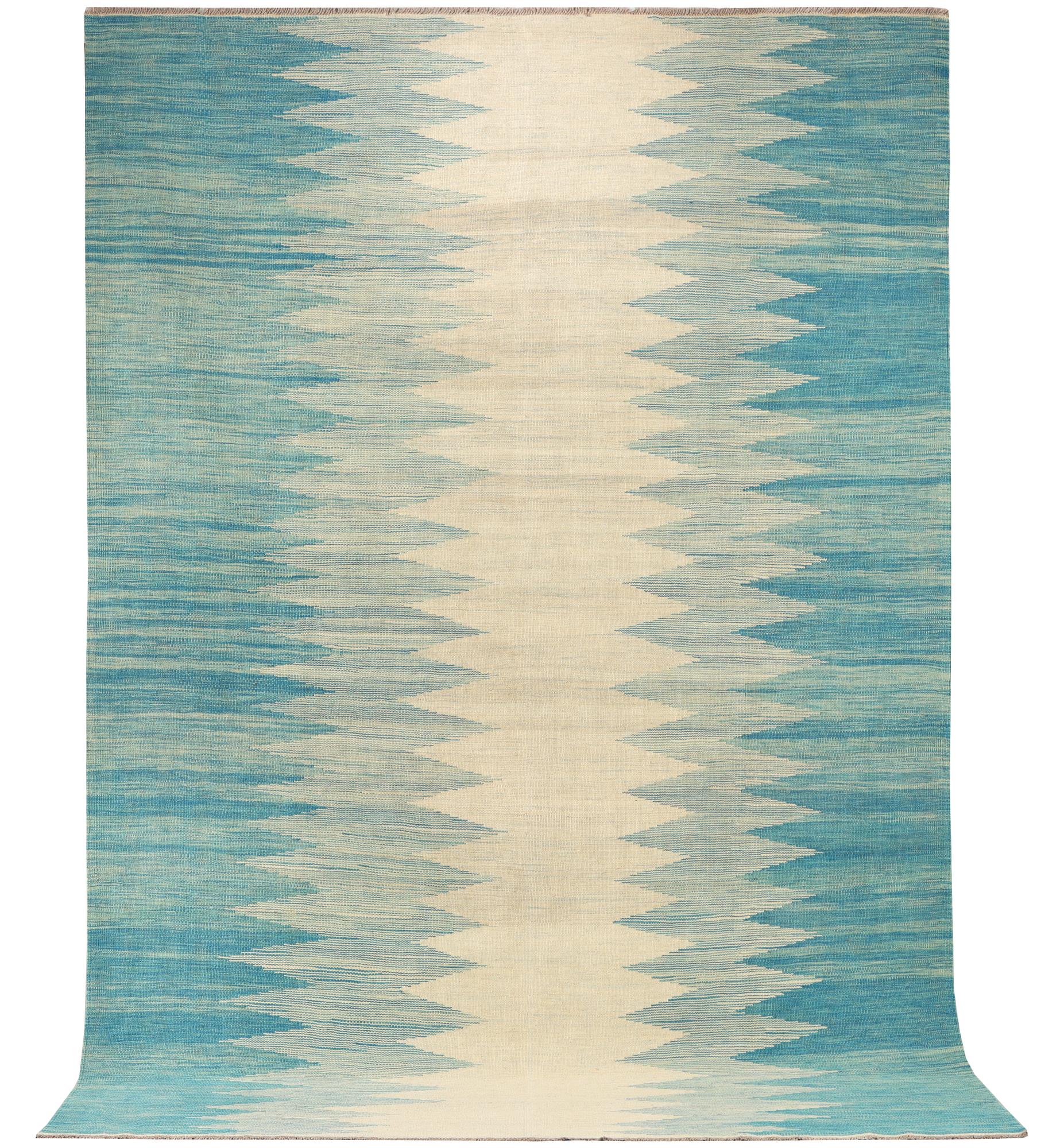 A Kilim carpet, c. 301 x 196 cm.