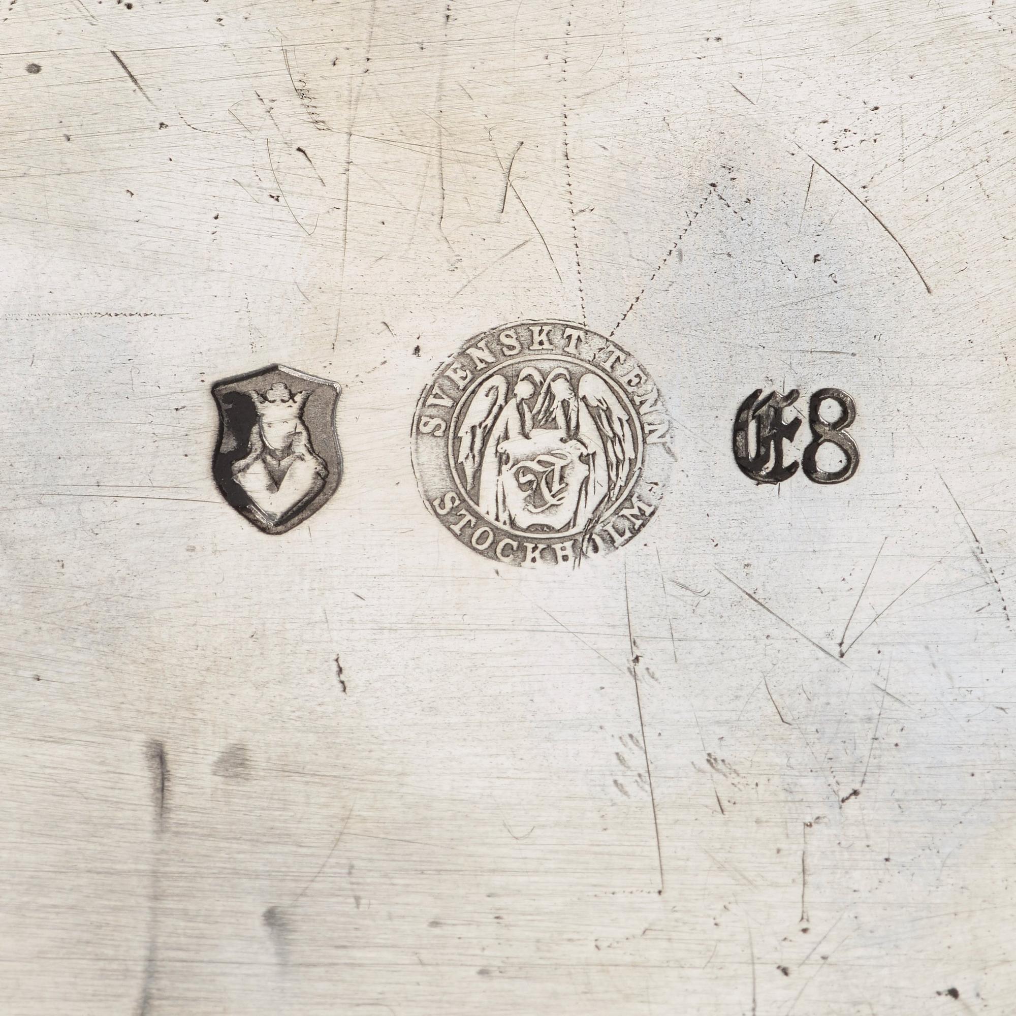 Firma Svenskt Tenn, a pewter box, Stockholm 1932, model A 1690.