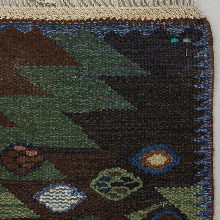 BARBRO NILSSON, matta, gobelängteknik, 289,5 x 238,5 cm, "Tånga brun och grön", signerad AB MMF BN.