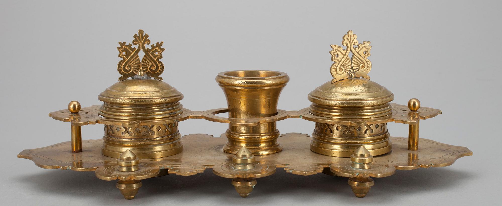 SKRIVBORDSUPPSATS, 4 delar, mässing, Ryssland sekelskiftet 1800/1900-tal.