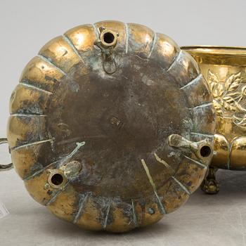 A PAIR OF BRASS FLOWER POTS, Ernest Houbian, Dinant, 19th century.