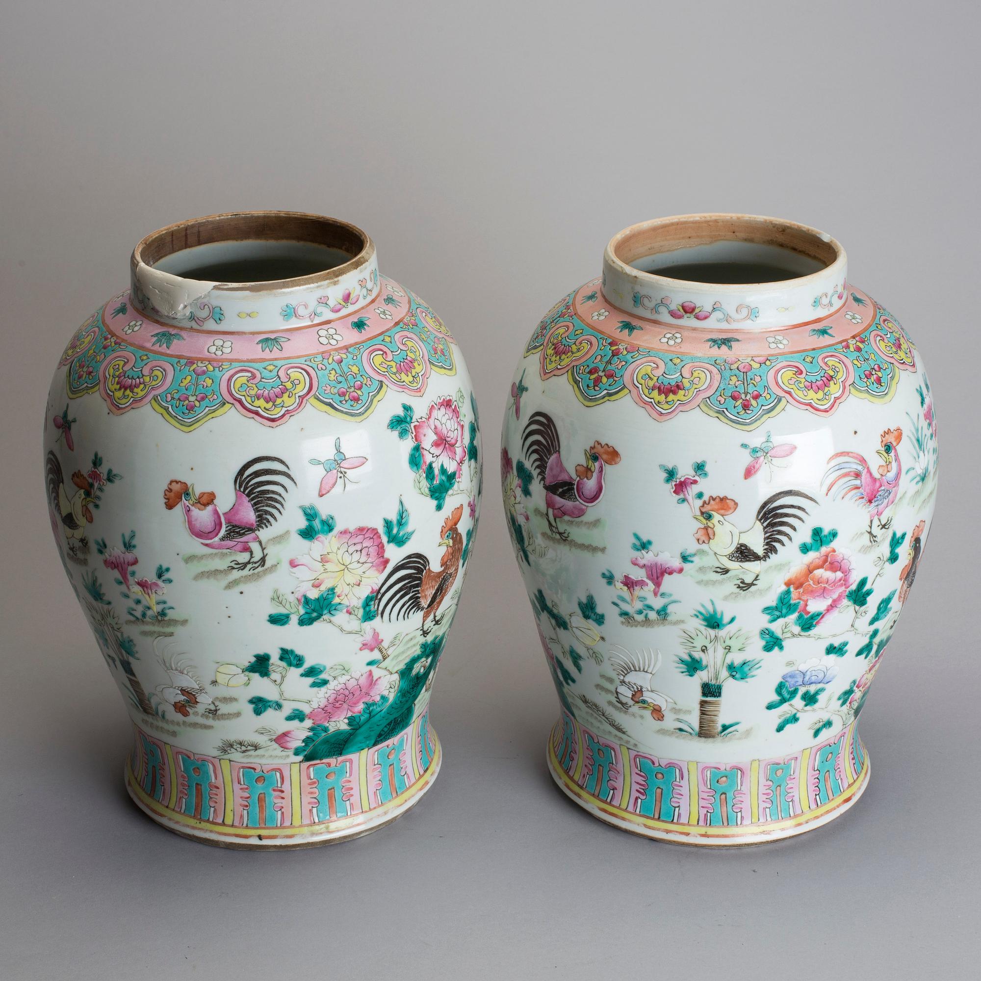 A pair of chinese porcelain urns, 20th century.