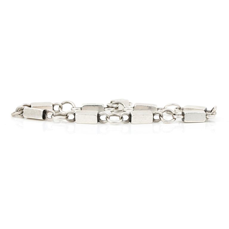 ARMBAND, sterlingsilver, Wiven Nilsson, Lund, otydlig årsstämpel. Vikt ca 28 g.