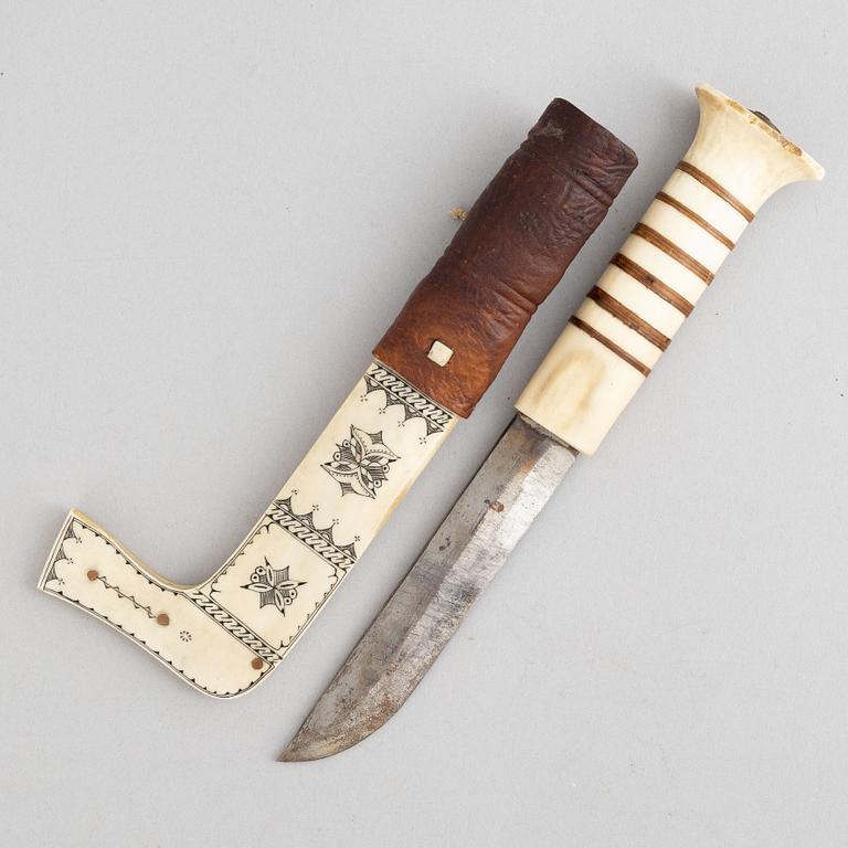 Esaias Poggats, knife and cup-.