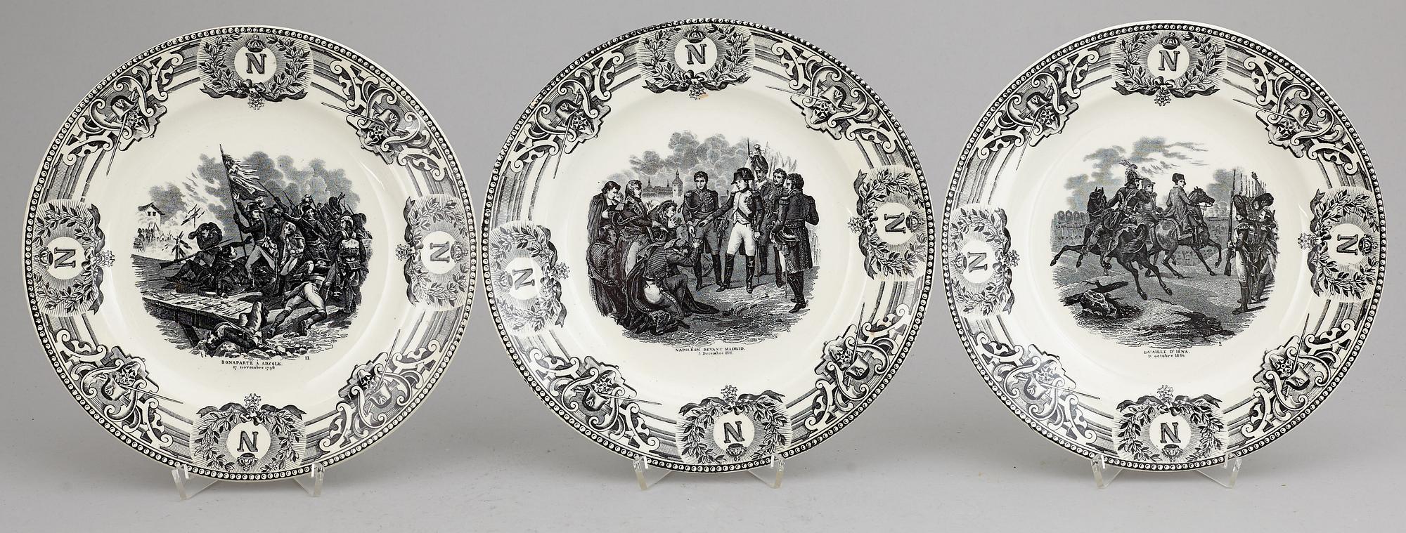 A set 15 cream ware dinner plates, Belgium, "Napoleon".