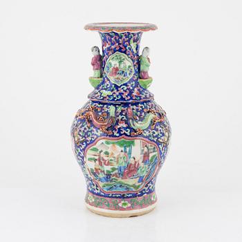 Vase, China, Qing Dynasty, late 19th Century.