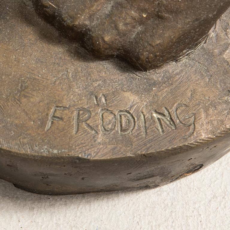 Jonas Fröding, sculpture, Standing model with apple.