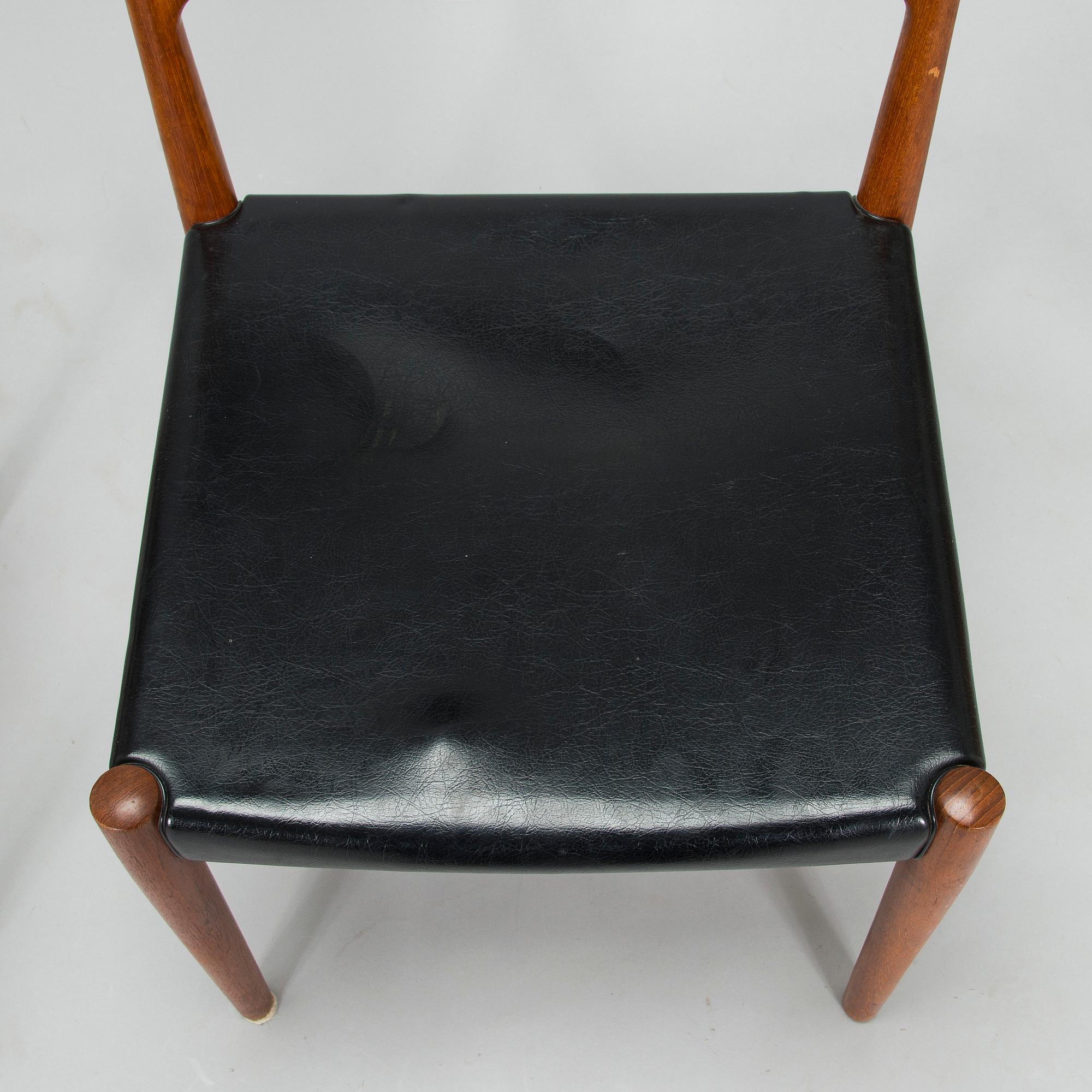 A set of four mid 20th century chairs. Glostrup Möbelfabrik, Denmark.