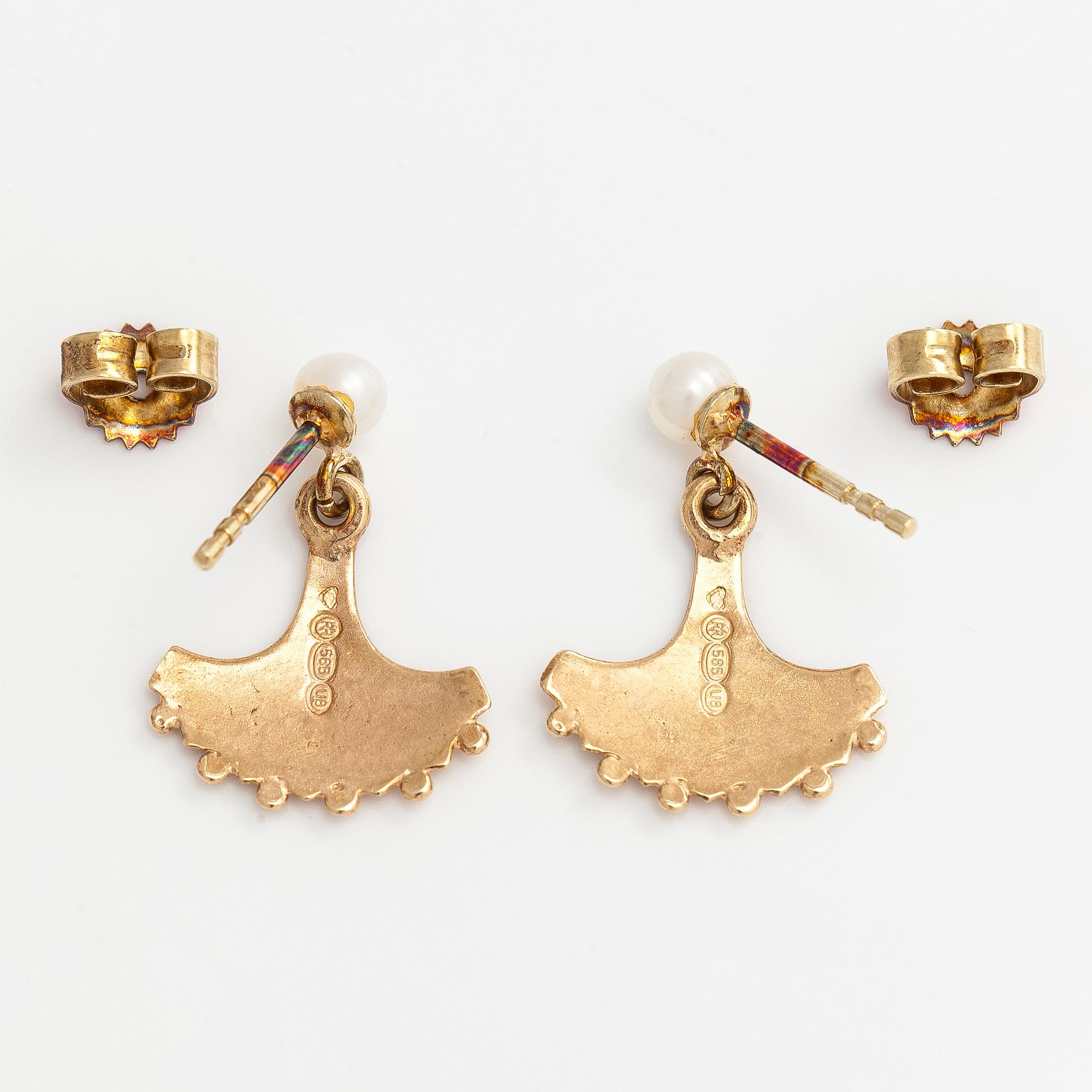 Örhängen, "Minne", 14K guld, odlade pärlor. Kalevala Koru 1997.