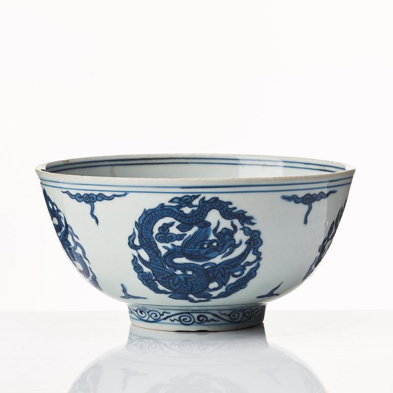 A blue and white dragon bowl, Ming dynasty (1368-1644).