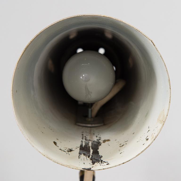 Paavo Tynell, vägglampor, ett par, modell 9459, Taito 1900-talets mitt.