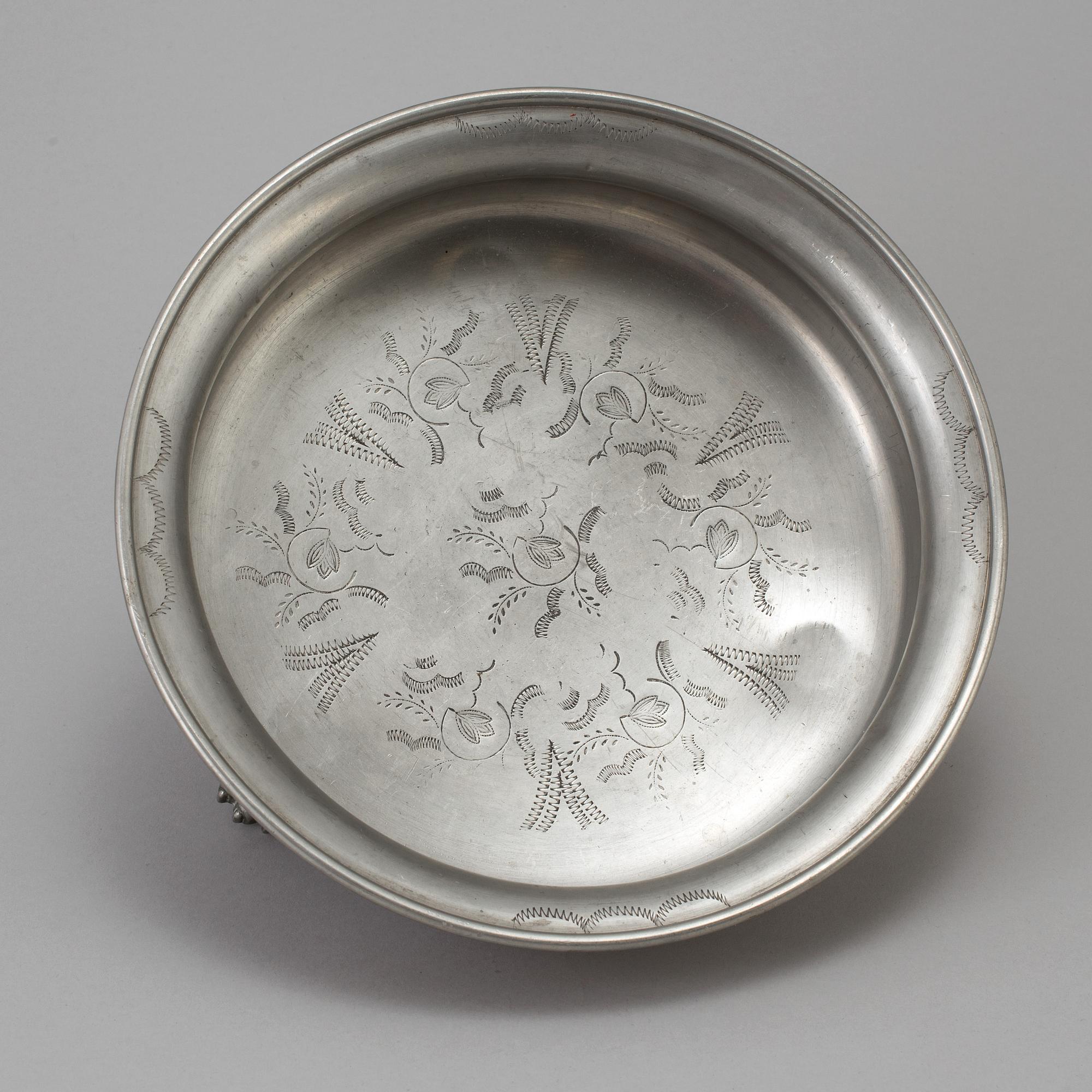 A pewter bowl by Anna Petrus, Firma Svenskt Tenn, 1929.
