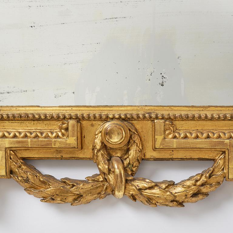 A Gustavian mirror.