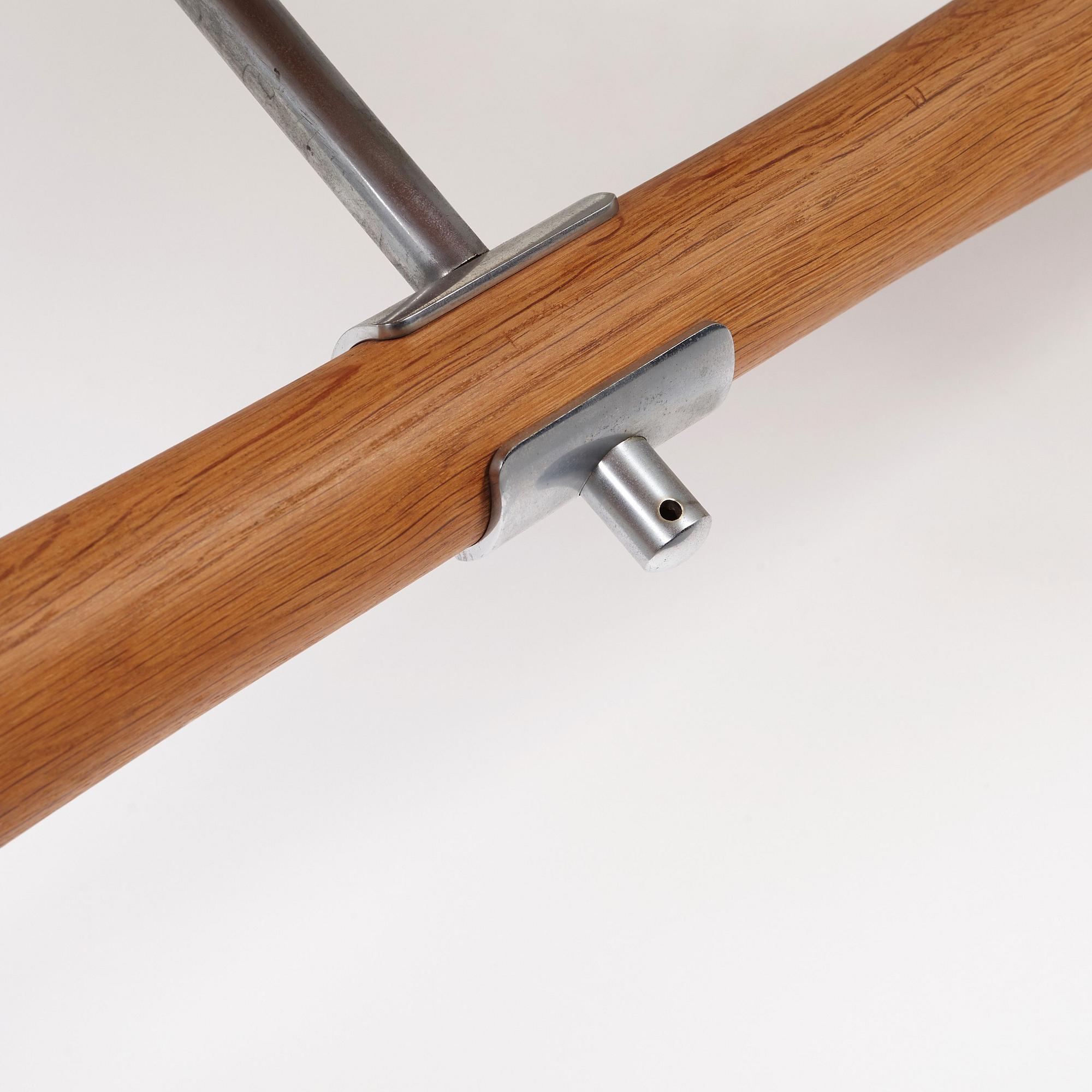 Hans J. Wegner, skrivbord, teak och ek med stålstag, "JH 571", Johannes Hansen, Danmark 1950-60-tal.