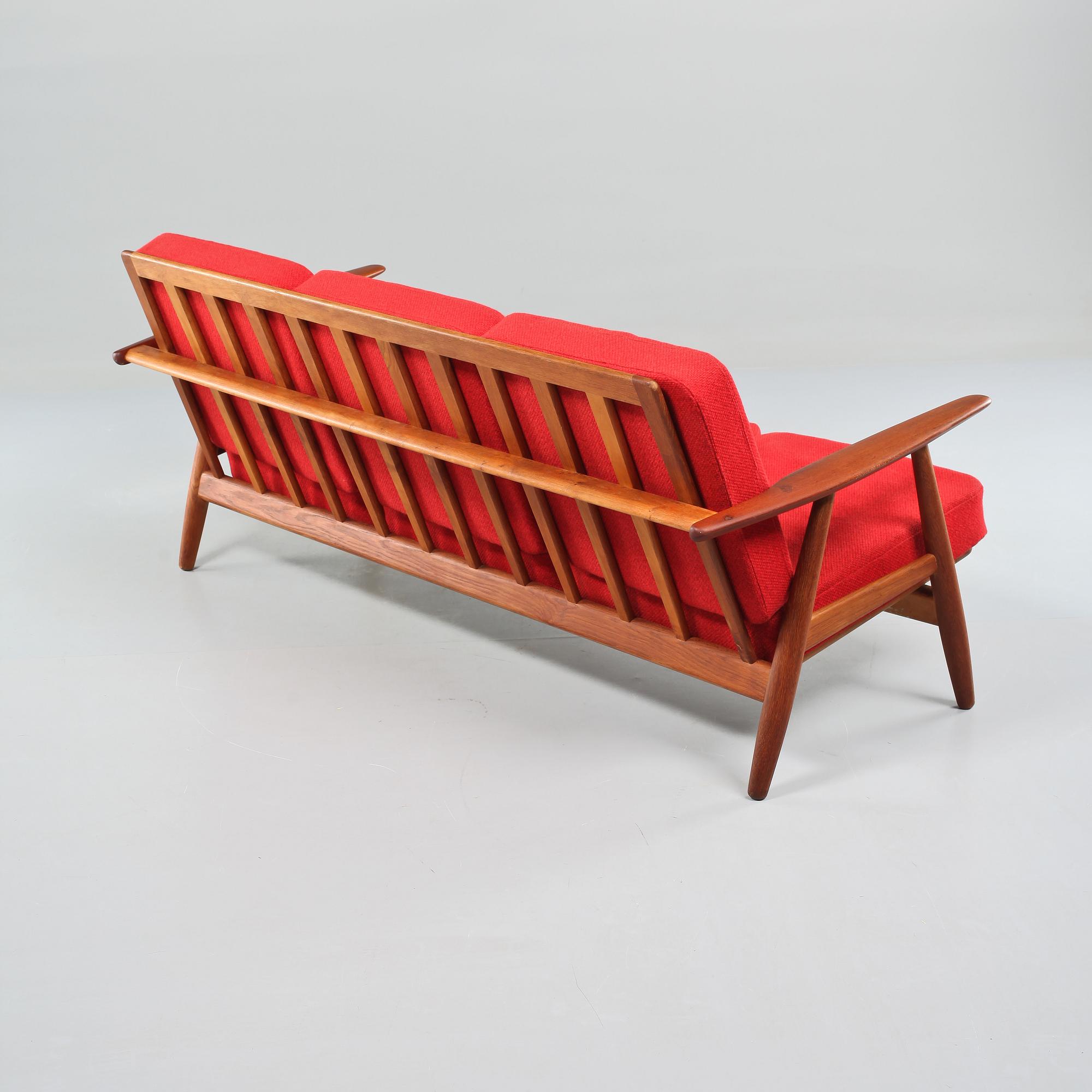 SOFFA, "GE-240"/"Cigarren", Hans J Wegner, Danmark.
