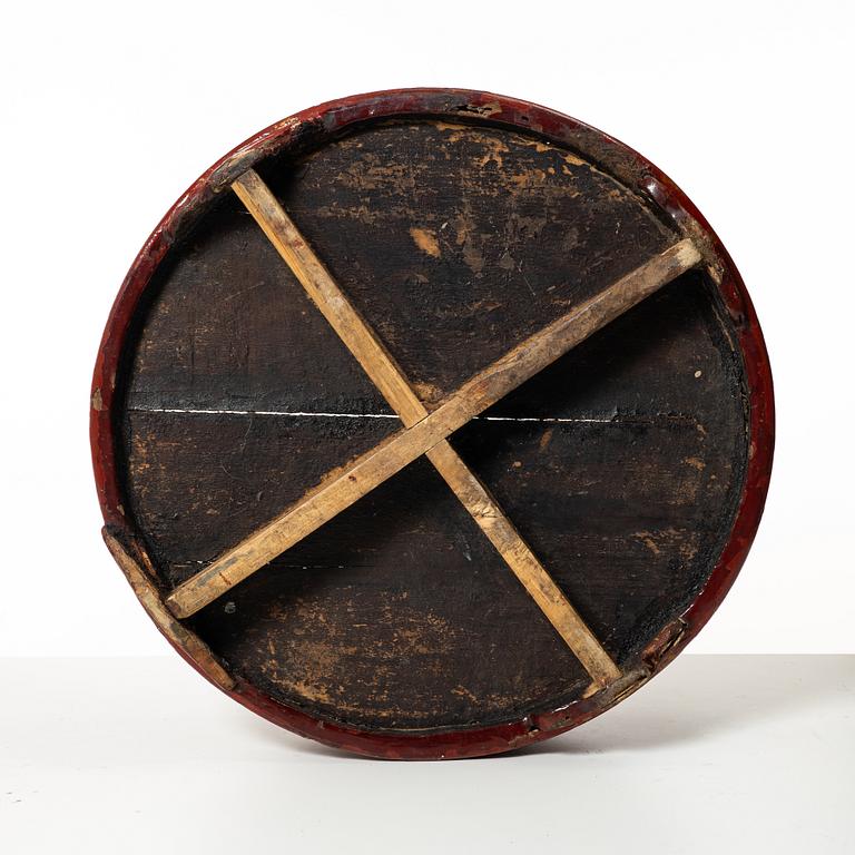 Askar, två stycken, bemålat trä, sydostasien, 1900-tal.