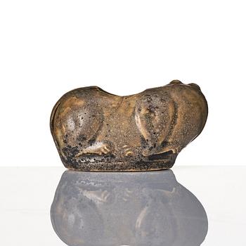 A brush washer in the shape of a reclining feline animal, Qing dynasty, 18th Century.