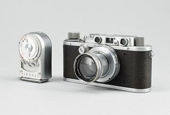 KAMERA samt LJUSMÄTARE, Leica IIIa, nr 2289819, Wetzlar, Tyskland. 1930-tal.