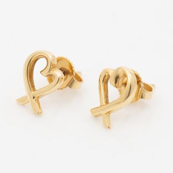 Tiffany & Co a pair of earrings 18K gold in the shape of hearts design Paloma Picasso.