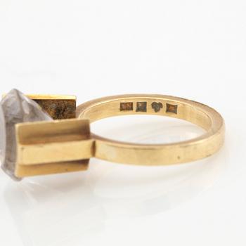 Wiwen Nilsson, Ring 18K gold with a round faceted rock crystal, Lund, 1968.