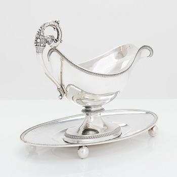 Kastikekannu, hopeaa, empire, Ranska  1819-38. Mestarinleima JGBA.