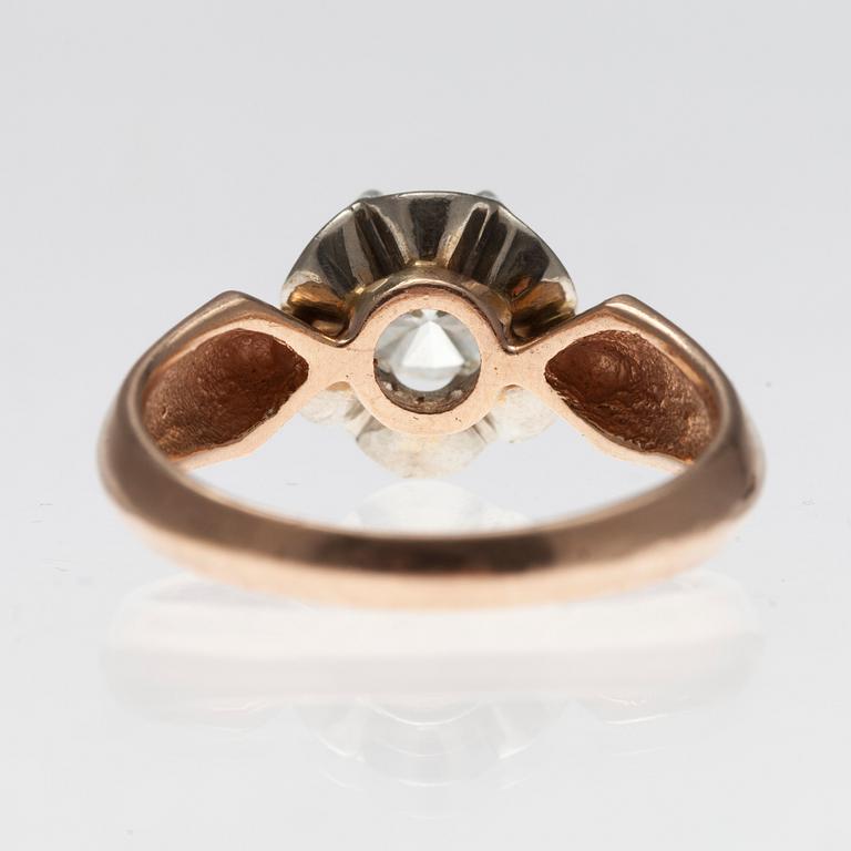 A RING, 583 gold, brilliant cut diamond c.1.00 ct L/I. Soviet Union. Size 18,5. Weight 5,6 g.