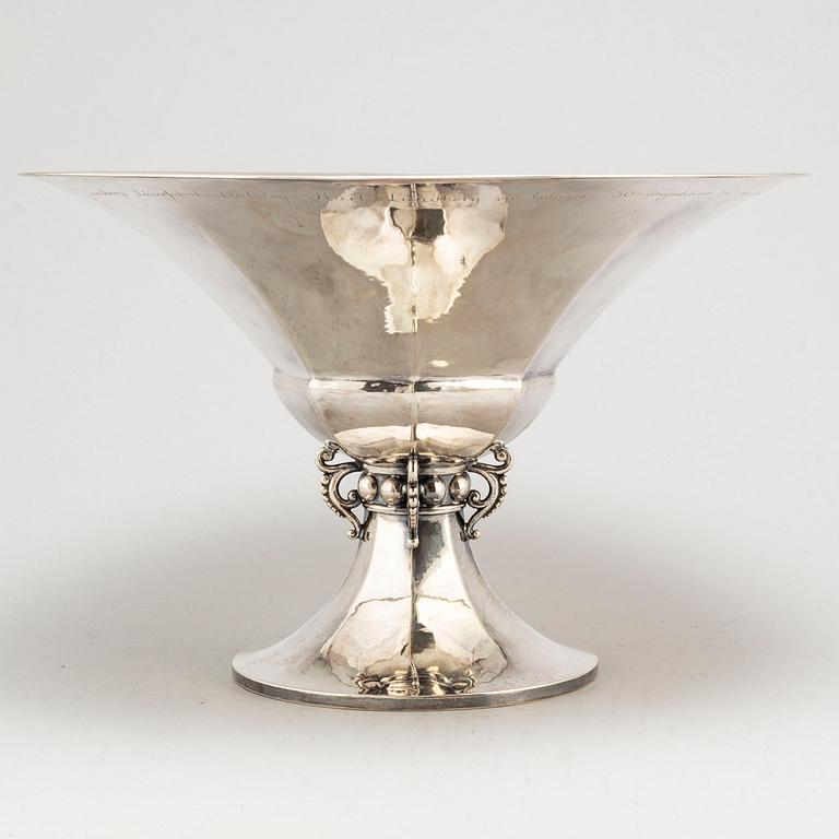 WA BOLIN, a large silver footed bowl, 1927.