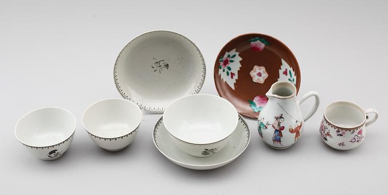 KINESISKT PORSLIN, 8 delar, Qianlong 1736-1795.