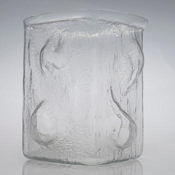 Timo Sarpaneva, a vase from the Finlandia series for Iittala. In production 1964-1970.