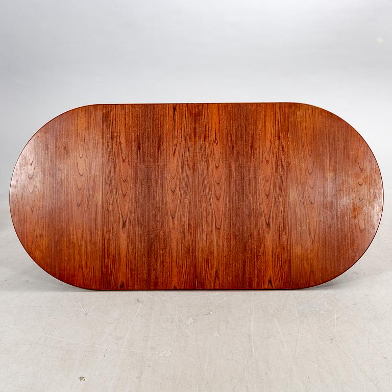 A mid 1900s fice pcs teak dining set.