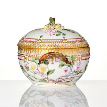 A Royal Copenhagen 'Flora Danica' bonbonniere with cover, Denmark, 1870-90s.