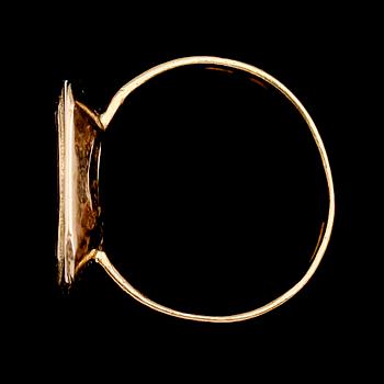 RING, 18 k guld, 1913. Total vikt 5,5 g.