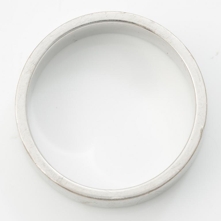 18K white gold ring, Lantz, Stockholm 2011.