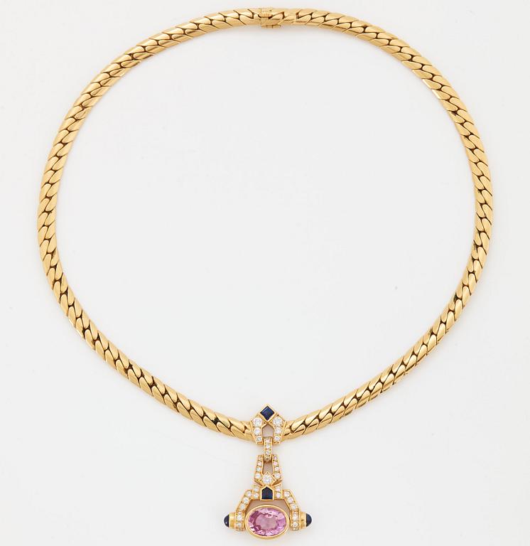 Cartier collier 18K guld med en oval fasettslipad rosa safir samt runda briljantslipade diamanter.