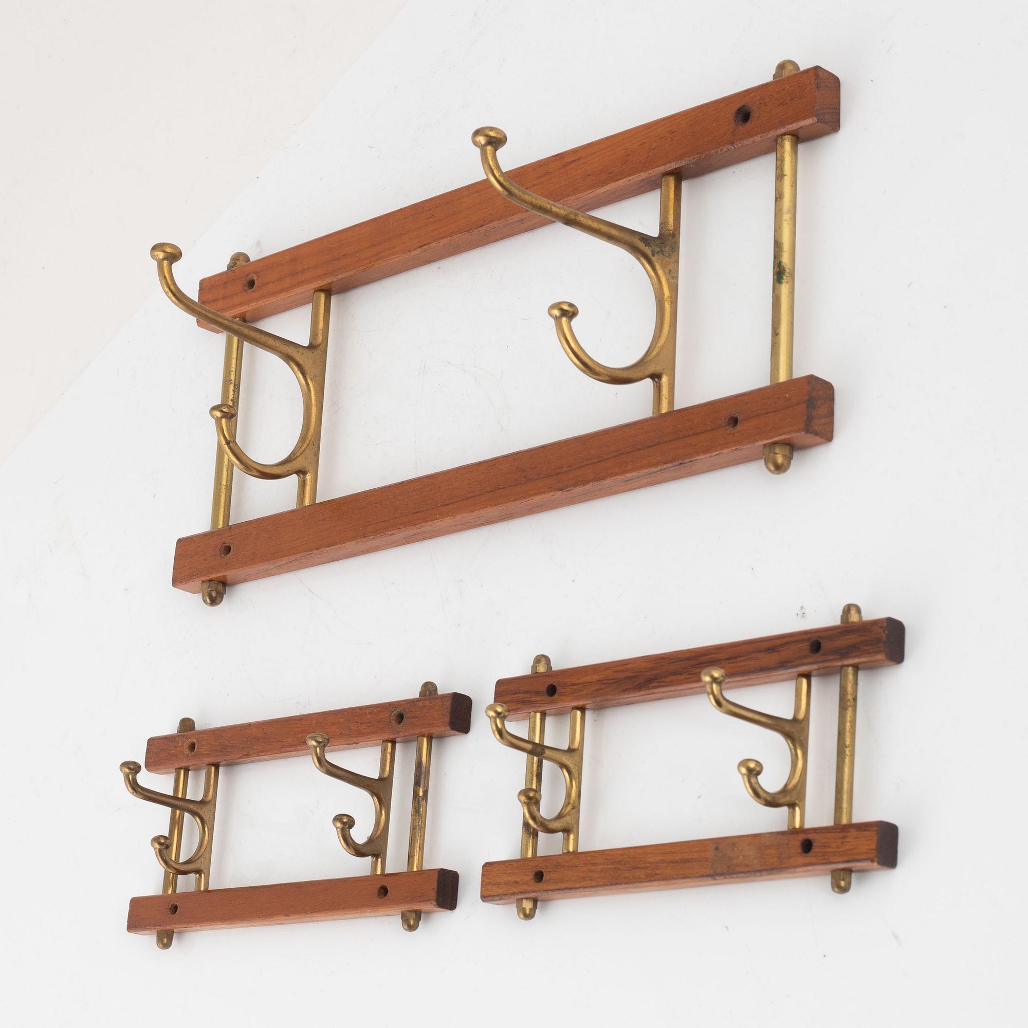 Klädhängare, 3 st, "Dekorativ", AB Skogslunds Metallgjuteri, Anderstorp, 1900-talets mitt.