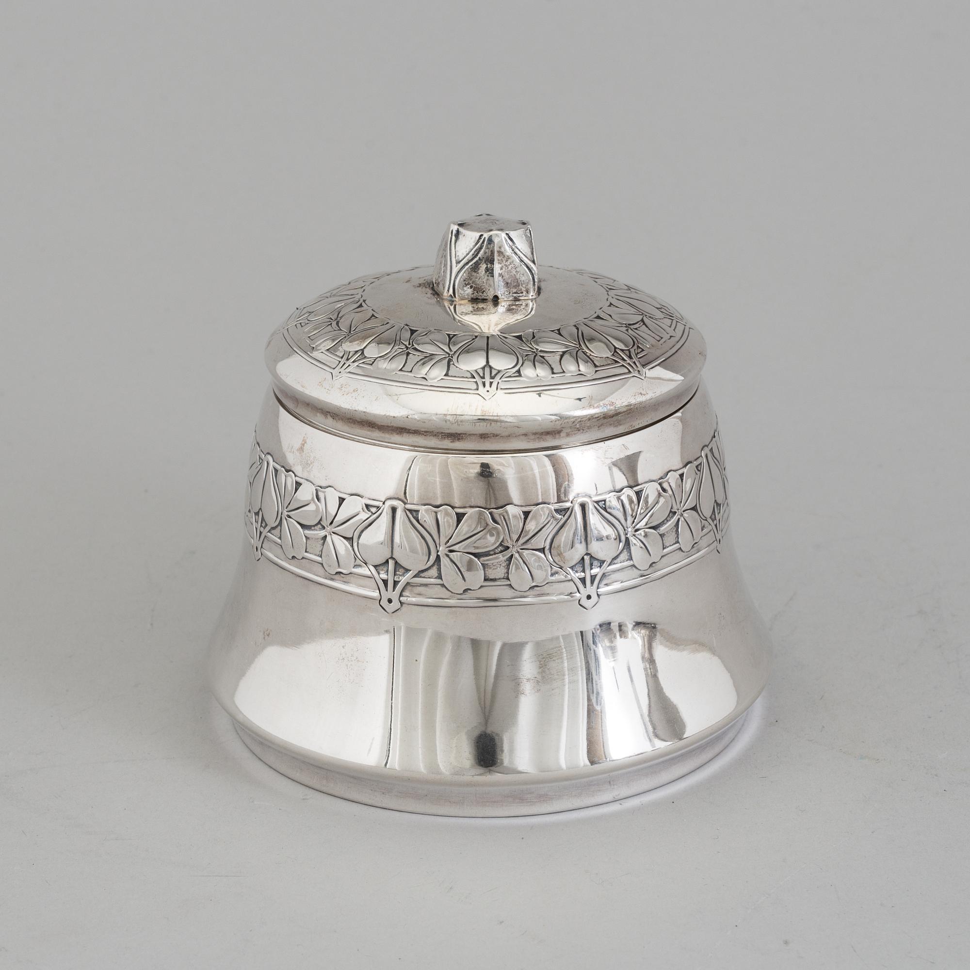 A Swedish Art Nouveau parcel-gilt lidded box, maker's mak GAB, Stockholm 1909.