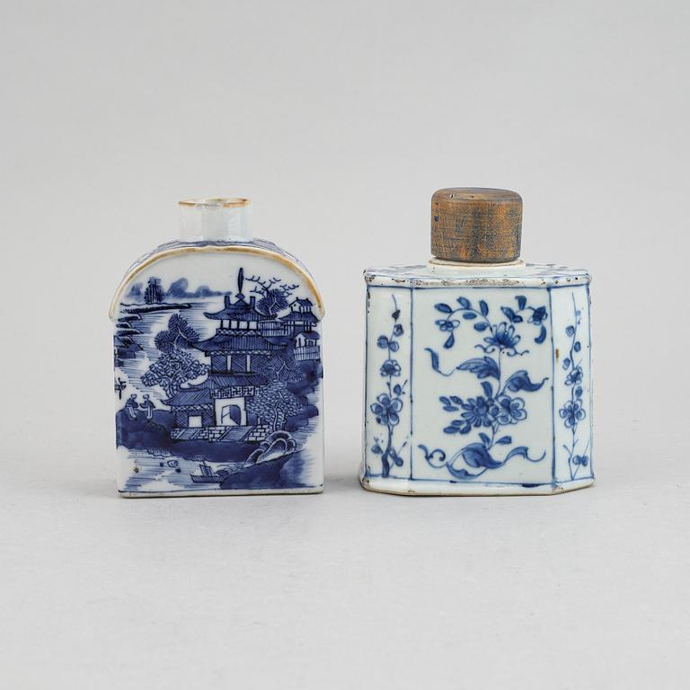 Two blue and white export porcelain tea caddies, Qing dynasty, 18th century.