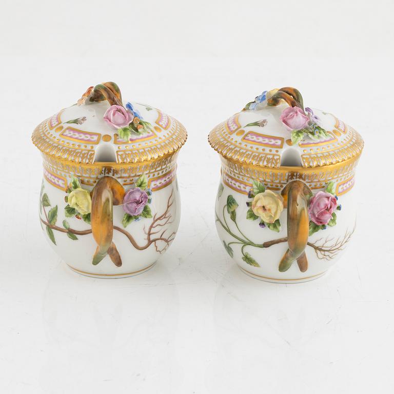 A pair of custard cups with covers, "Flora Danica", Royal Copenhagen, Denmark, 1967-68.