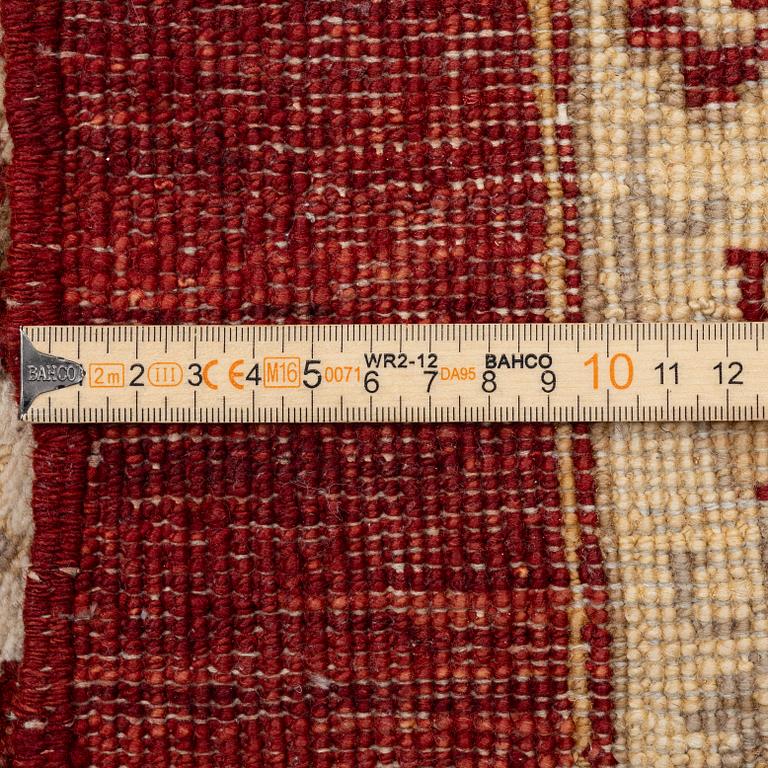 A Ziegler design carpet, 283 x 250 cm.