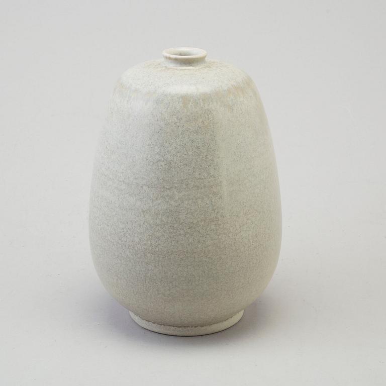 ERICH OCH INGRID TRILLER, vas, stengods, Tobo.